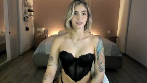anatalybee online show from 05/19/26, 01:56