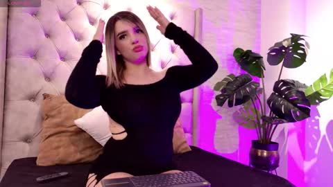 Snapshot of nataly_lblanck chatting on 10/18/25, 12:17 nataly_lblanck online show from 10/18/25, 12:17