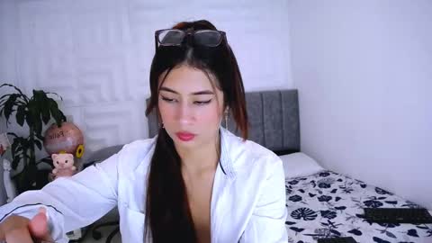 Snapshot of nataly_mcry chatting on 01/14/25, 04:18 NATALY online show from 01/14/25, 04:18