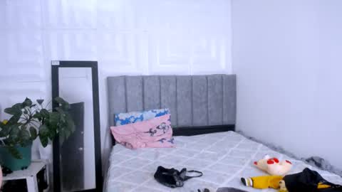 Snapshot of nataly_mcry chatting on 11/29/25, 06:22 NATALY online show from 11/29/25, 06:22