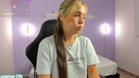 Snapshot of nataly_rodri chatting on 06/20/26, 02:36 Nataly online show from 06/20/26, 02:36