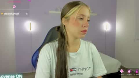 Snapshot of nataly_rodri chatting on 06/28/26, 02:17 Nataly online show from 06/28/26, 02:17