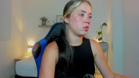 Snapshot of nataly_rodri chatting on 07/22/26, 07:05 Nataly online show from 07/22/26, 07:05