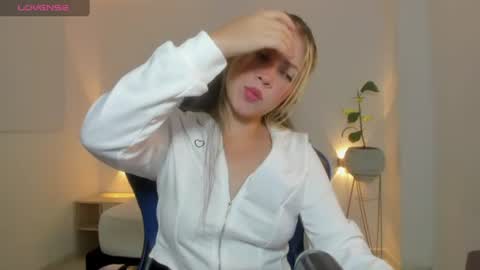 Snapshot of nataly_rodri chatting on 07/28/26, 06:53 Nataly online show from 07/28/26, 06:53