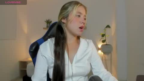 Snapshot of nataly_rodri chatting on 07/28/26, 07:39 Nataly online show from 07/28/26, 07:39