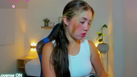 Snapshot of nataly_rodri chatting on 08/05/26, 06:55 Nataly online show from 08/05/26, 06:55