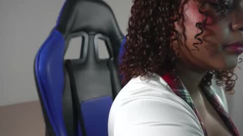 Naty online show from 12/18/25, 02:06