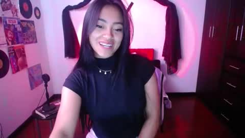 Nataly Escobar online show from 12/23/24, 05:22