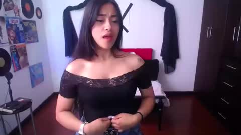 Nataly Escobar online show from 12/26/24, 05:19