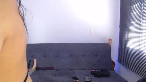 Snapshot of natalygreww chatting on 04/25/26, 05:43 online show from 04/25/26, 05:43