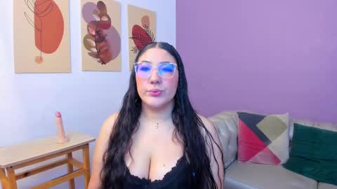 Snapshot of natalymeyer chatting on 11/03/25, 12:06 Nataly Meyer online show from 11/03/25, 12:06