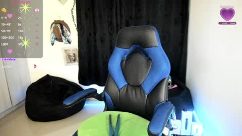 Natasha  online show from 01/28/25, 12:05