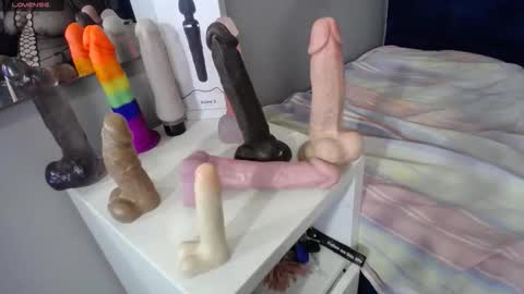 Natasha online show from 10/26/25, 07:42