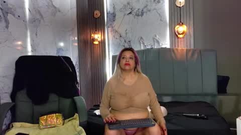 Natasha online show from 11/29/25, 11:19