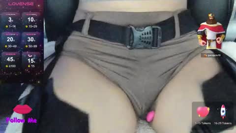 Snapshot of natasha__logan chatting on 10/31/25, 04:13 Natasha online show from 10/31/25, 04:13