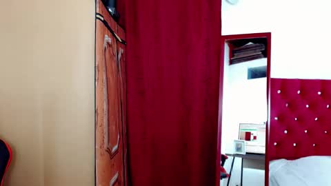 Snapshot of natasha__magics chatting on 10/30/25, 04:47 natasha__magics online show from 10/30/25, 04:47