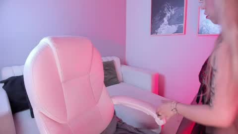 Natasha  Bennett online show from 05/28/26, 02:36