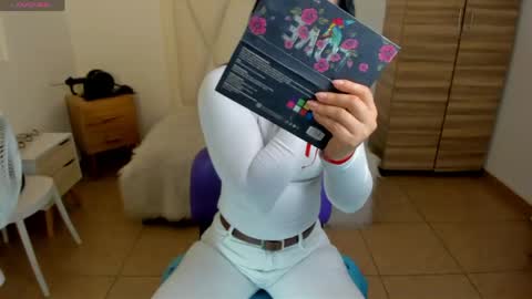 Snapshot of natasha_bernett chatting on 04/21/26, 10:34 Natasha Bernett online show from 04/21/26, 10:34