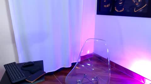 Snapshot of natasha_cam222 chatting on 10/28/25, 11:14 Natasha online show from 10/28/25, 11:14