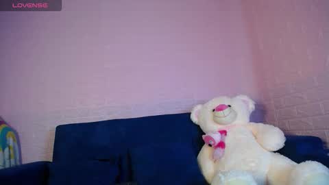 Natasha online show from 12/18/25, 03:34