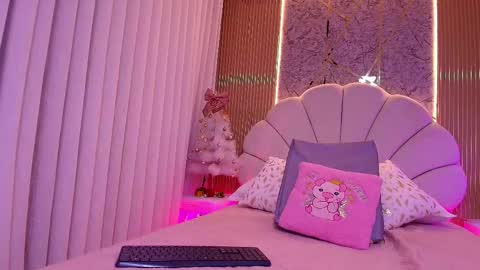 Snapshot of natasha_luna_ chatting on 11/26/25, 07:15 Natasha online show from 11/26/25, 07:15