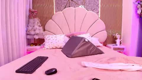 Snapshot of natasha_luna_ chatting on 11/27/25, 07:38 Natasha online show from 11/27/25, 07:38