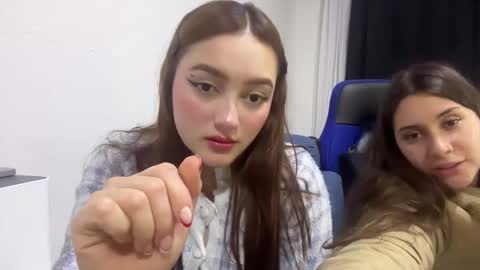 natasha_romanof18 online show from 01/08/26, 04:04