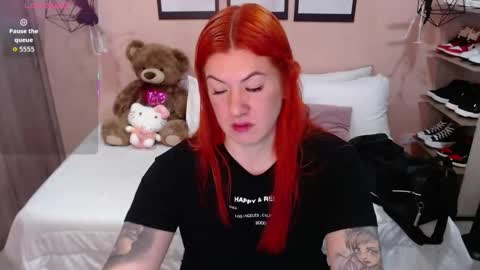 Snapshot of natasha_woo chatting on 10/17/25, 01:42 Nat online show from 10/17/25, 01:42