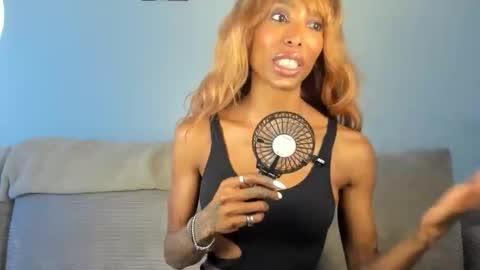 Snapshot of natassiadreamsxxx chatting on 03/17/26, 11:41 Natassia Dreams online show from 03/17/26, 11:41