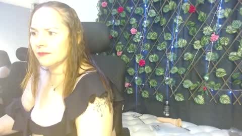 Snapshot of natatellez32 chatting on 11/02/25, 05:54 NataTellez online show from 11/02/25, 05:54