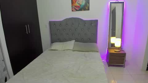 Nathalia  Take surprises in our chat. 25tkns for a hot pic. Follow me. online show from 11/30/25, 02:04