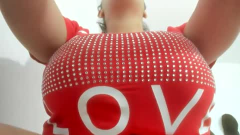 Snapshot of nathalia_hottman chatting on 01/16/25, 09:40     NATHALIA online show from 01/16/25, 09:40