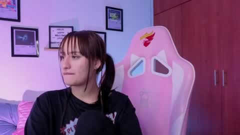 Nathalia Ramirez online show from 04/15/26, 09:49