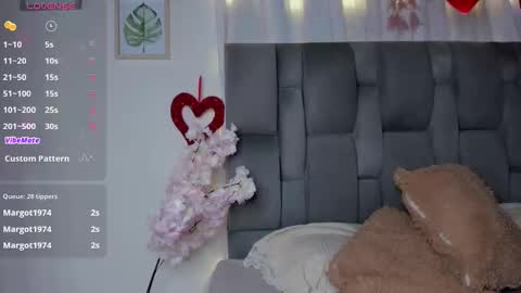 Snapshot of nathalia_rodriguez chatting on 02/15/25, 11:14 Nath online show from 02/15/25, 11:14