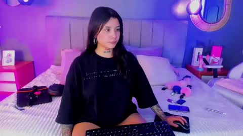 Snapshot of nathalia_stone_ chatting on 06/16/26, 04:15 nathalia stone online show from 06/16/26, 04:15