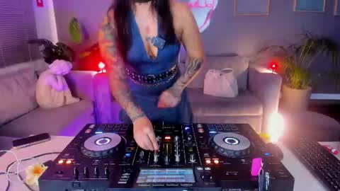 Snapshot of nathalia_stone_ chatting on 06/27/26, 02:38 nathalia stone online show from 06/27/26, 02:38