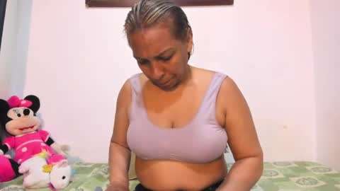 Snapshot of nathaliasmiith chatting on 06/01/26, 04:14 Nathalia online show from 06/01/26, 04:14