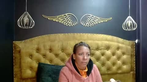 Snapshot of nathaliasmith3x chatting on 02/24/25, 03:02 Nathalia online show from 02/24/25, 03:02