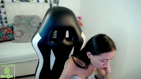 Snapshot of nathaliasweet_1_ chatting on 04/29/26, 04:11 nathaliasweet_1_ online show from 04/29/26, 04:11