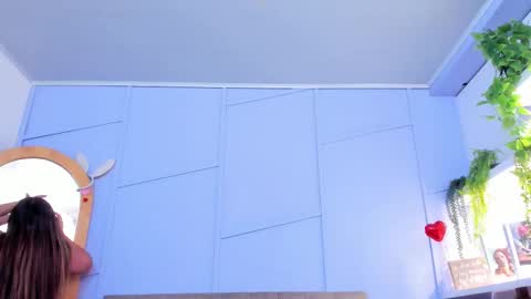 nathalie rossel online show from 11/17/25, 07:52