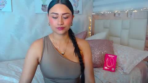 Snapshot of nathalierose_1 chatting on 05/06/26, 09:58 Nathalie Rose online show from 05/06/26, 09:58