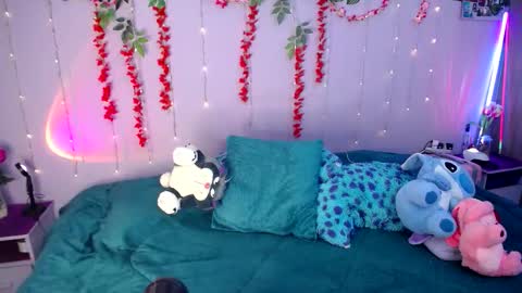 Snapshot of nathallyrouse chatting on 12/14/25, 02:28 nathallyrouse online show from 12/14/25, 02:28