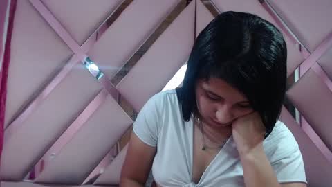 nathaly low online show from 01/30/25, 10:40