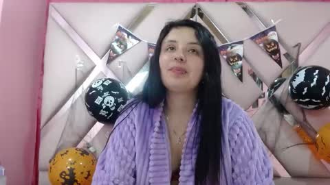 nathaly low online show from 10/18/25, 03:20