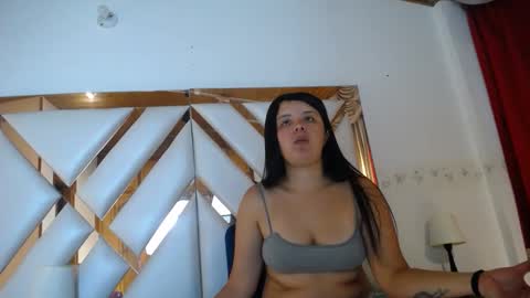 Snapshot of nathaly_sweet23 chatting on 04/25/26, 01:25 Nathaly sweet online show from 04/25/26, 01:25