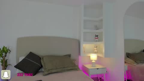 NATHALY  online show from 02/25/26, 10:47