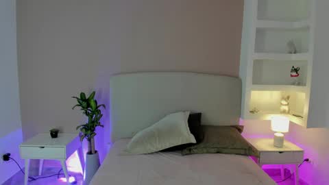Snapshot of nathalyn05 chatting on 05/05/26, 10:45 NATHALY online show from 05/05/26, 10:45