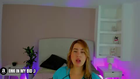 Snapshot of nathalyn05 chatting on 05/08/26, 10:42 NATHALY online show from 05/08/26, 10:42