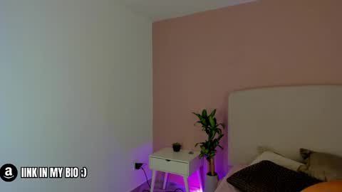 Snapshot of nathalyn05 chatting on 05/09/26, 10:42 NATHALY online show from 05/09/26, 10:42
