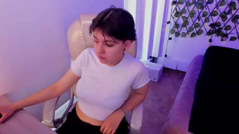 Snapshot of nathalyy_ds chatting on 10/12/25, 07:35 nathalyy_ds online show from 10/12/25, 07:35